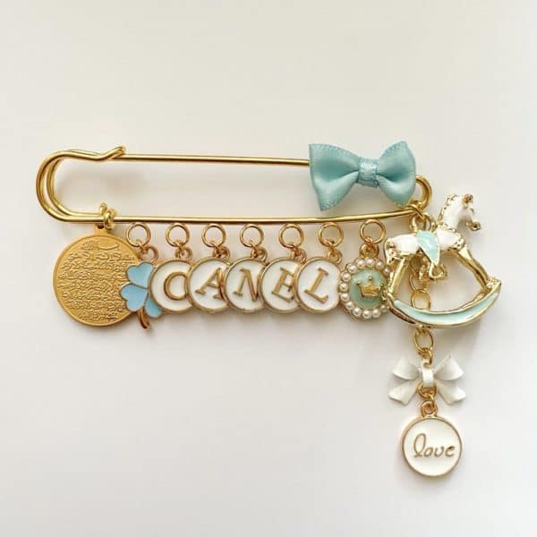 Nadel mit 11 Charms, gold