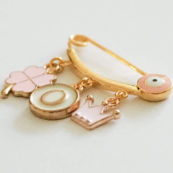 rosa Nadel mit Auge und 3 Charms, gold