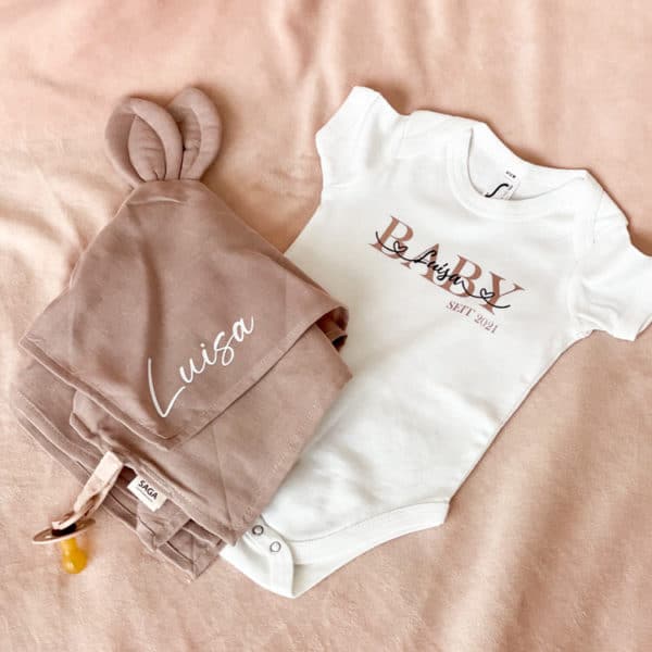 Babybody personalisiert und Schmusetuch Misty Rose
