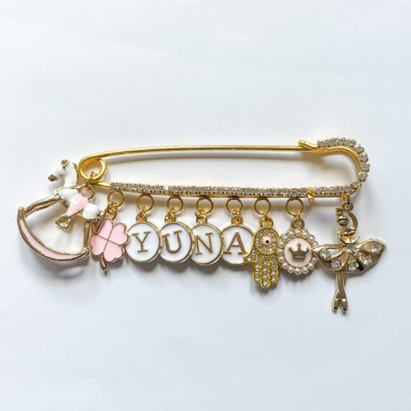 Strassnadel gold mit 9 Charms, baby, mädchen